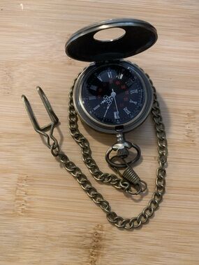 New Antique-Style Brass Pocket Watch with Chain - Black Dial